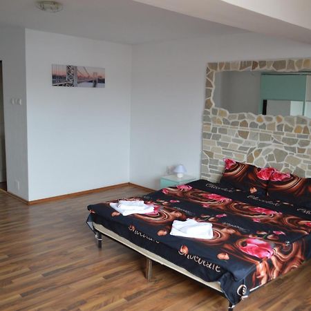 Csikos Apartment Клуж-Напока Екстериор снимка